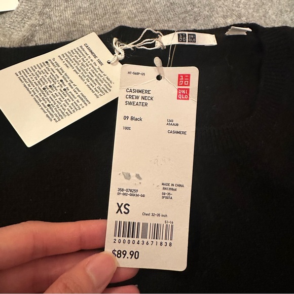 NWT bundle 3 Uniqlo Women's V-Neck Crewneck 100% Cashmere Sweater - XS AND SMALL - Picture 3 of 6